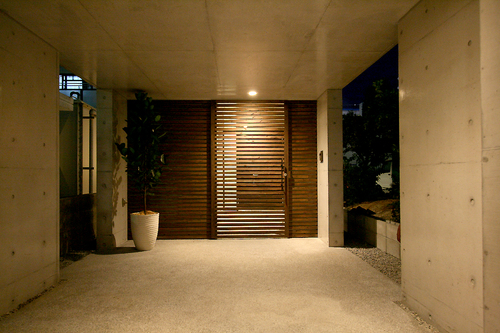 『Narrow House』