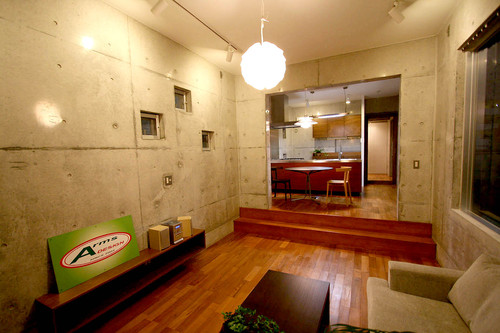 『Narrow House』
