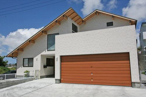 『Z-house』～インナーガレージのある木造のお住まい～