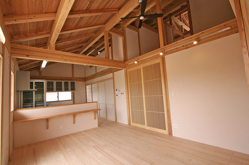 『Z-house』～インナーガレージのある木造のお住まい～