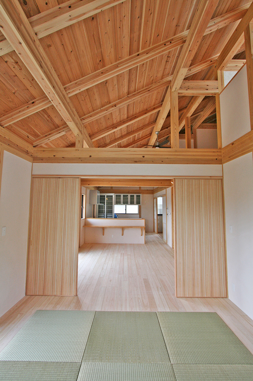 『Z-house』～インナーガレージのある木造のお住まい～