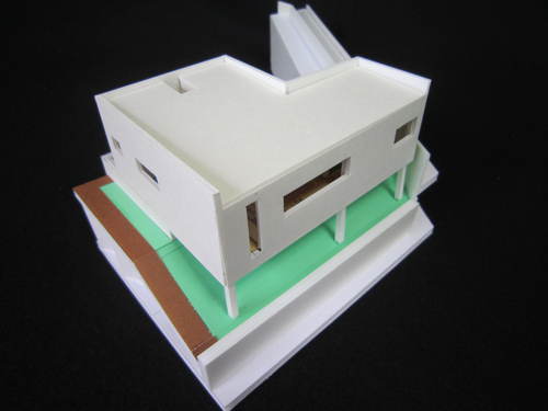 『 two tone 』～旗竿状の敷地に建つ、鉄骨造のお住まい～