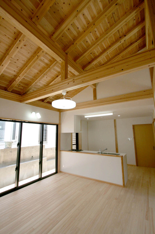 『もくもく』～自然素材を多用した木造のお住まい～