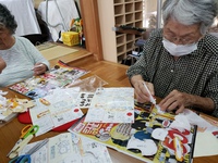 集まって小物作り 2021/11/08 16:49:31