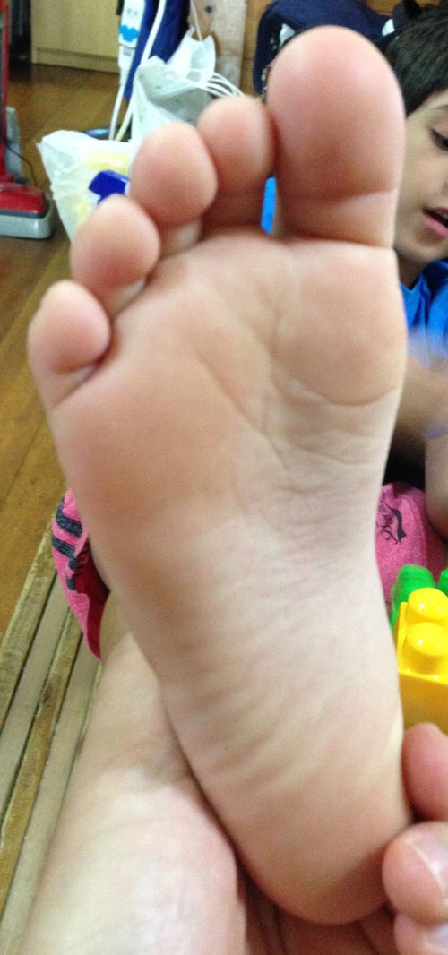 子どもの足は大丈夫？靴選び相談・17㎝〜インソール調整行えます☝︎