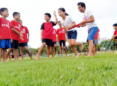 笑顔の数をどんどん増やす活動！裸足かけっこ教室開催！