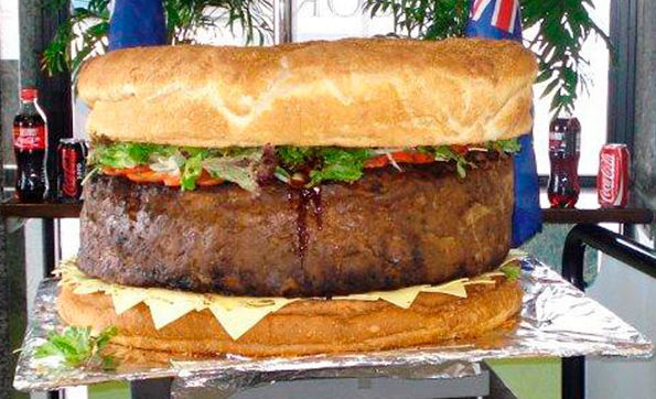 デカすぎハンバーガー！！