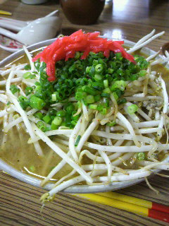 ピリ辛味噌もやしそば