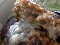 チーズハンバーグ丼♪近日デビュー(^O^)/ 2012/09/01 11:48:36