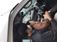 大きい車に乗ってみた。 自分の名札作成