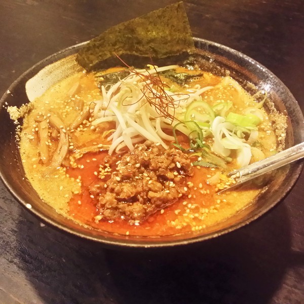 花銀流の激辛担々麺を食べてみた！