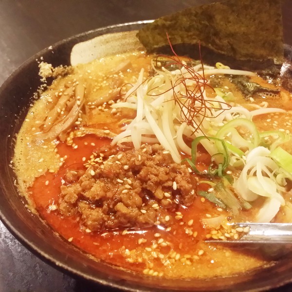 花銀流の激辛担々麺を食べてみた！