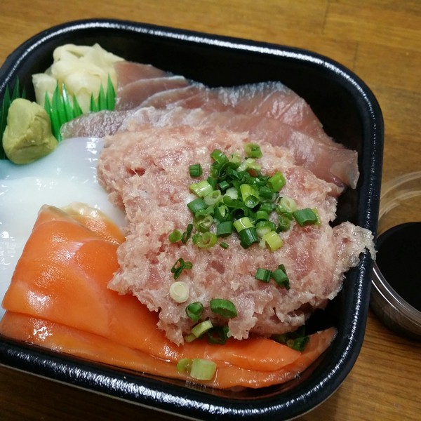 コスパ良すぎの海鮮丼を食べてみた！ ～浦添市城間の丼丸～