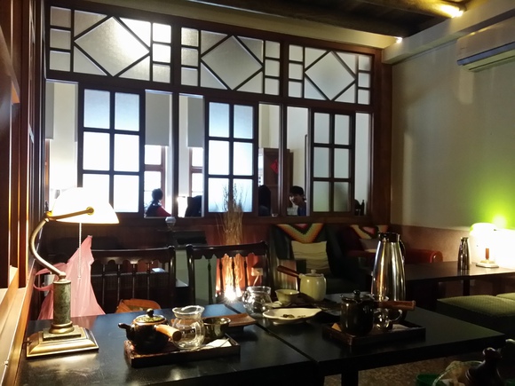 南街得意（ナンジェディ）　店内