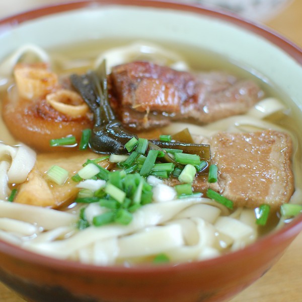 新山食堂　名護