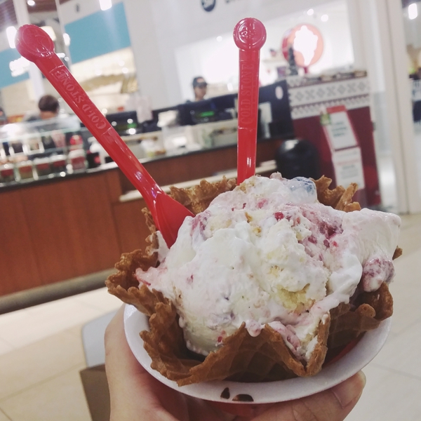 イオンライカムのコールドストーンアイスでアニバーサリーアイスを食べてみた！