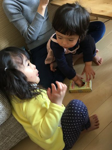 我が家で一品持ち寄りランチ！そして家族 3人で家の近所を散歩したら楽しかった！たまには歩こう(笑)