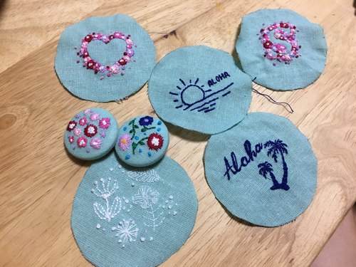 刺繍ハンドメイドくるみボタンヘアゴム