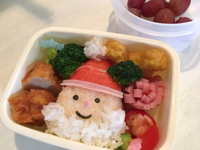 【キャラ弁】保育園のクリスマス会なのでお弁当頑張った！サンタクロースに見えるかな。