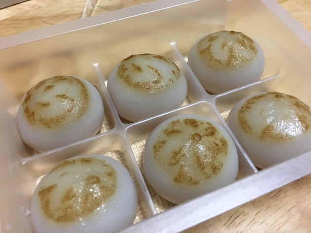 【大阪土産】むか新「元祖 大阪みたらしだんご」6個中5個私が食べた( ˘ω˘ )♪