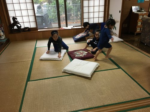 【家族っていいね♡】昨日はおばあちゃんの七年忌。娘がとっても楽しそうだった(笑)