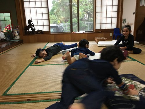 【家族っていいね♡】昨日はおばあちゃんの七年忌。娘がとっても楽しそうだった(笑)
