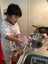 【初めて記念日】2歳8か月お料理に挑戦！これから一緒に色々挑戦していこうね～♡