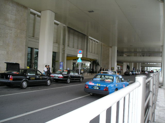那覇空港到着