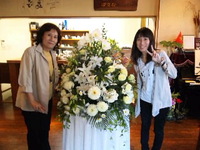 花城さんご来店♪♪ 花束のプレゼント☆ 2010/10/25 09:48:47