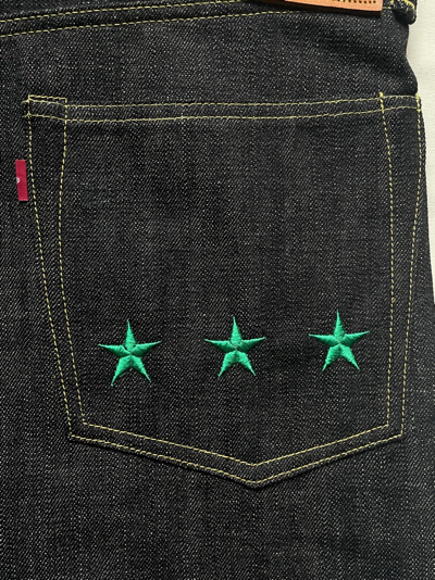 バックポケットには星の刺繍入り。 │ デニム Double Volante(ダブル