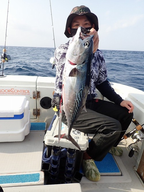 沖縄 フィッシングボートゆりかでカンパチジギング 海生活 沖縄の釣り ジギング Gtフィッシング カジキ釣り シュノーケル