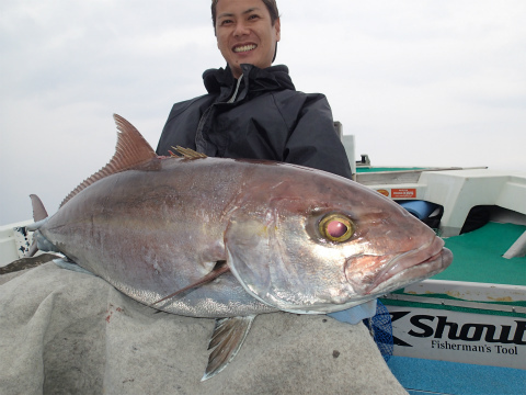 沖縄 泳がせ釣りでカンパチ釣り 海生活 沖縄の釣り ジギング Gtフィッシング カジキ釣り シュノーケル