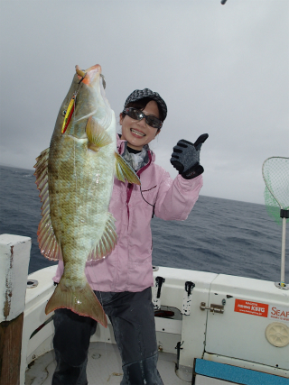 沖縄県　釣り船ゆりかでGTフィッシング