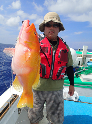 沖縄 遊漁船ゆりかで深海釣り遠征での釣果 海生活 沖縄の釣り ジギング Gtフィッシング カジキ釣り シュノーケル