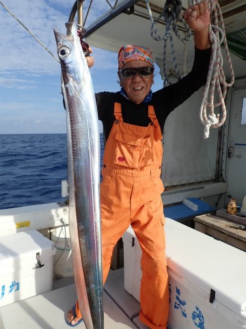 沖縄 フィッシングボートゆりかで太刀魚釣り 海生活 沖縄の釣り ジギング Gtフィッシング カジキ釣り シュノーケル