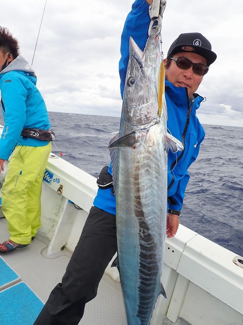 沖縄 フィッシングボートゆりかでカンパチジギング 海生活 沖縄の釣り ジギング Gtフィッシング カジキ釣り シュノーケル