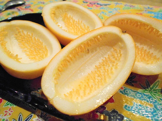 宮古島産　ミズレモン （ジャマイカンリリコイ）