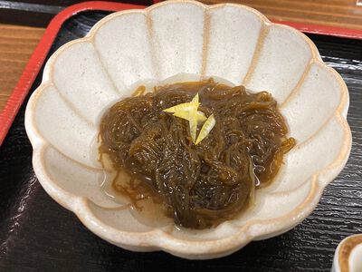 食堂かまどぅ　～食堂の刺身定食が美味しかった～