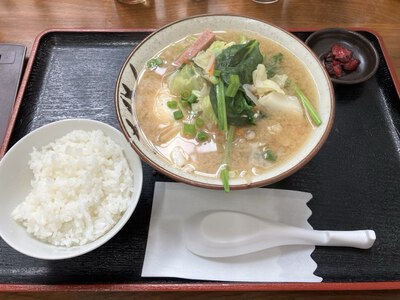 食堂かまどぅ　～具がたっぷりの沖縄食堂定番♪ みそ汁～