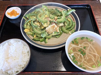 沖縄そば専門店  うるかそば　～沖縄そば専門店の出汁が効いたゴーヤーチャンプルー♪～