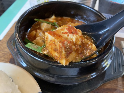 ご飯の盛りがインパクト大！麻婆豆腐♪　～守陽館　中華支部～