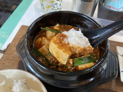 ご飯の盛りがインパクト大！麻婆豆腐♪　～守陽館　中華支部～