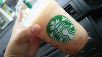 うきゃー！！ スタバの【ピーチ イン ピーチ フラペチーノ】が最高に美味しかったよ(*´▽｀*)♡ 2015/07/27 09:42:20