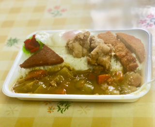 カレー弁当の内容が凄い！