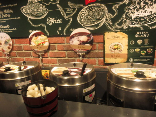 神戸クックワールドビュッフェ　カレー　味噌汁　麺類