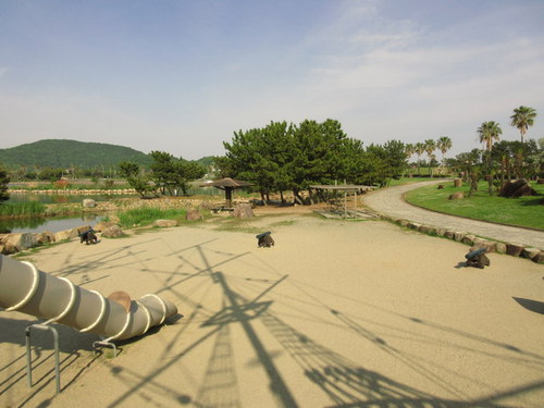 赤穂海浜公園　難破船　遊具　大砲