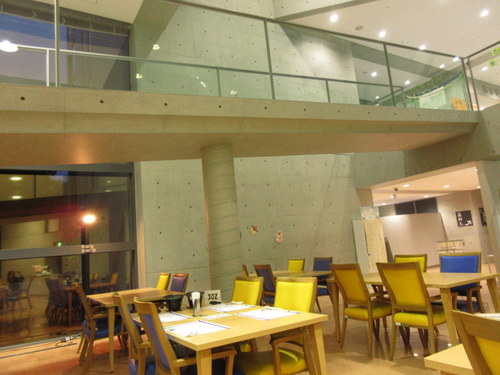 姫路市宿泊型児童館『星の子館(ほしのこやかた)』　キラキラレストラン　店内
