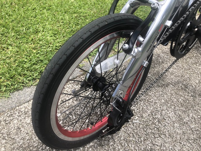 強力なブレーキ機能搭載 折り畳み電動アシスト付き自転車