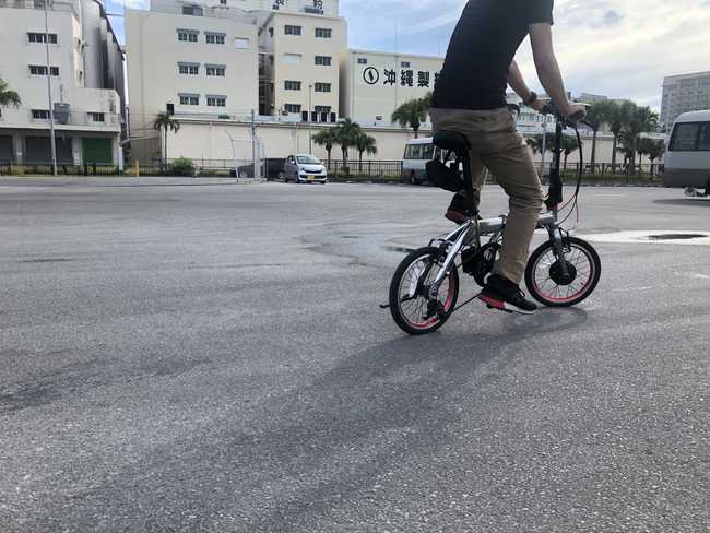 トランスモバイリーの電動アシスト付き自転車で約１時間のサイクリング