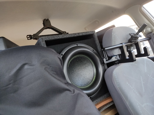 サブウーファー 2発 おまけでアンプ付けます 沖縄のカーオーディオ専門店～車音人:アンプ一枚に12インチ3発はイケる